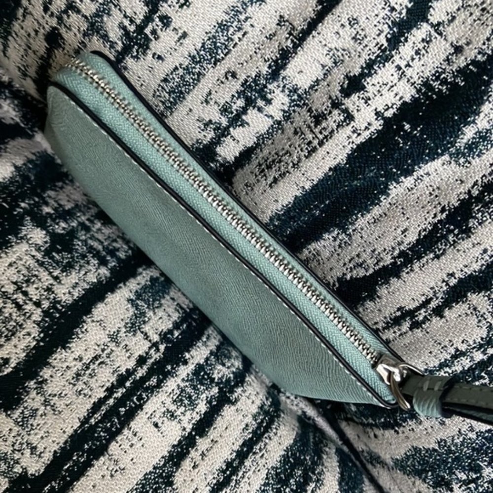 Coach Corner Zip Wristlet Leather NWT - Picture 5 of 14